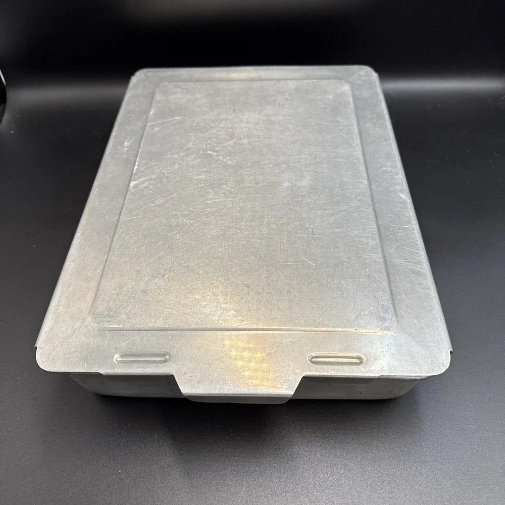 Vintage Aluminum 12 3/4 x 9 x 2 1/4 Bakeware Rolled Rim with slide on lid